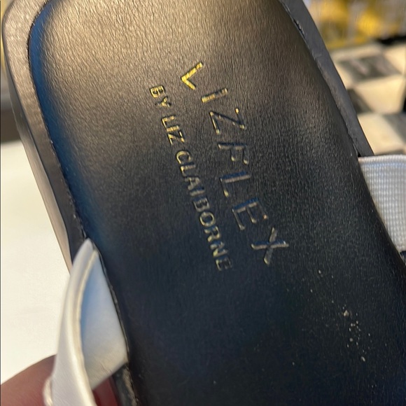 Liz Claiborne White and Black Minimalist Sandals - Picture 2 of 16